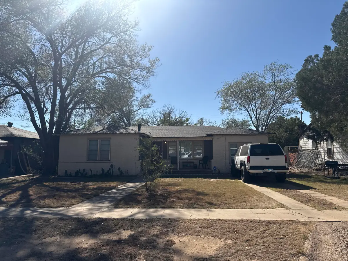 206 16th Street, Levelland, TX 79336 - #1