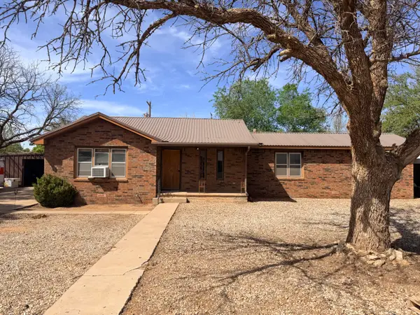 2320 N 3rd Street, Tahoka, TX 79373