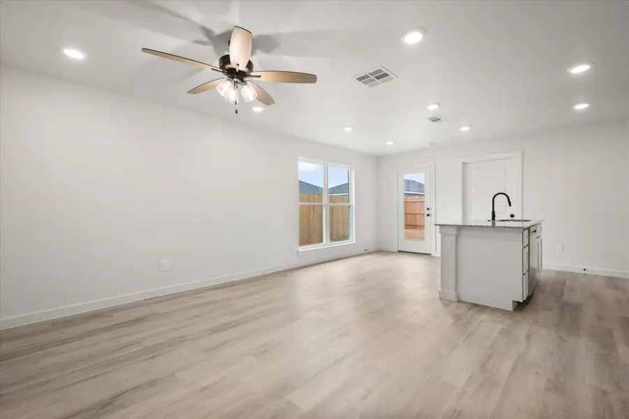 512 E 24th Street, Wolfforth, TX 79382 - #3