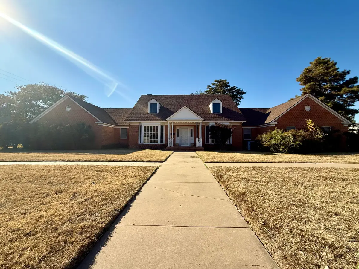 321 10th, Memphis, TX 79245 - #1