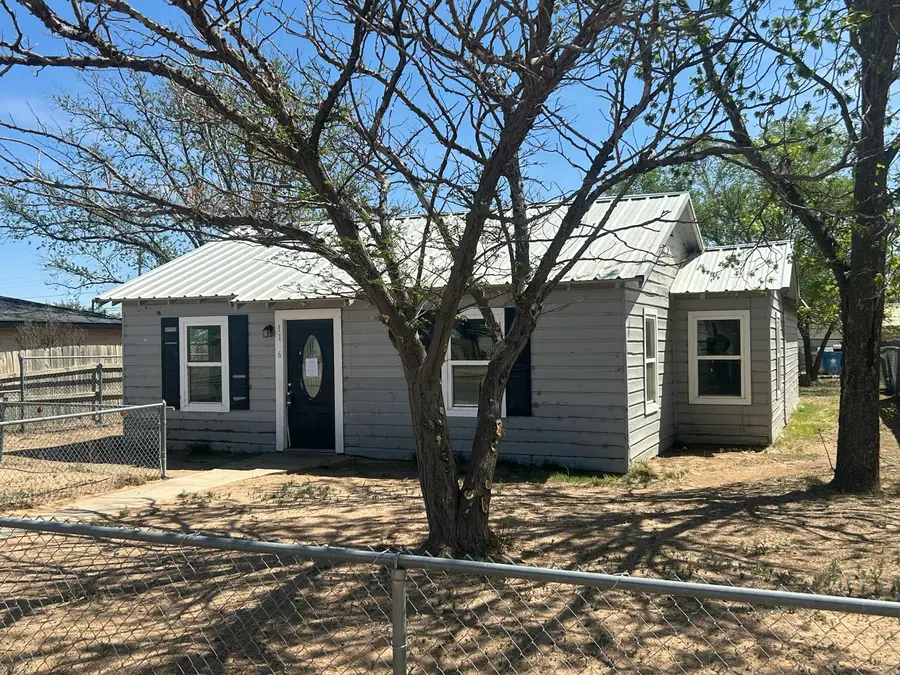 1106 10th Street, Levelland, TX 79336 - #2