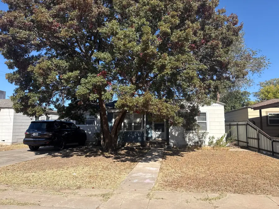 1213 Avenue D, Levelland, TX 79336 - #3