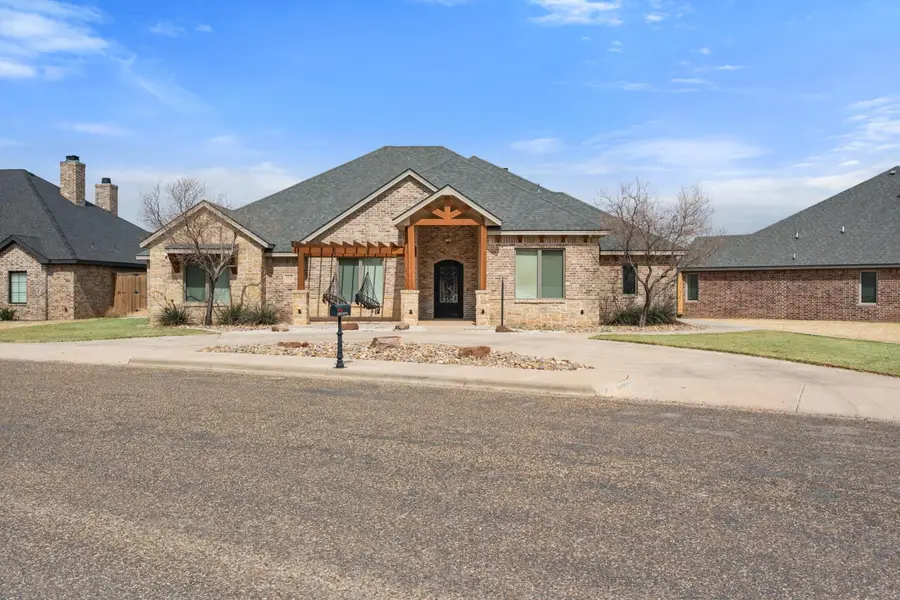 1210 N 14th Place, Wolfforth, TX 79382 - #3