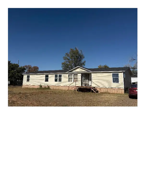 611 4th Street, Levelland, TX 79336