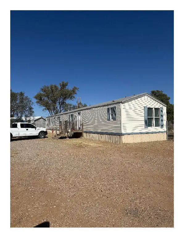 203 Maple Street, Levelland, TX 79336