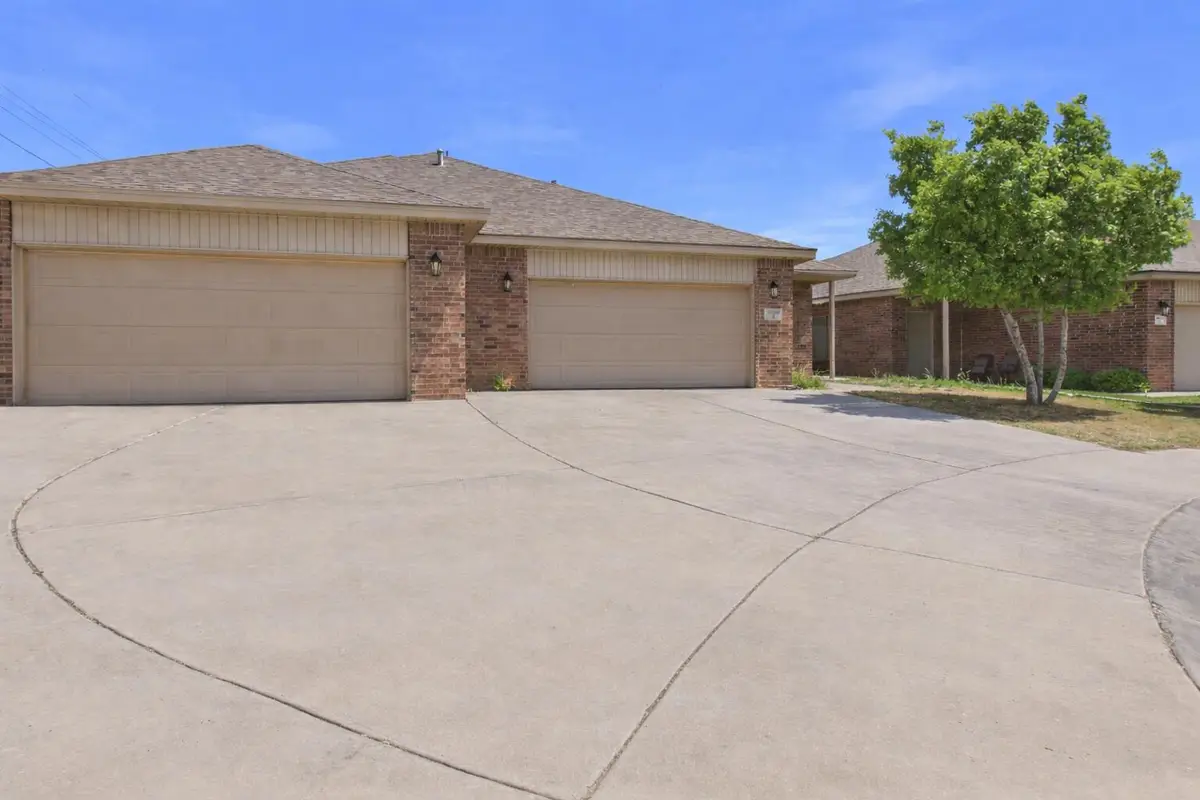 9801 Uvalde Avenue, Lubbock, TX 79423 - #1