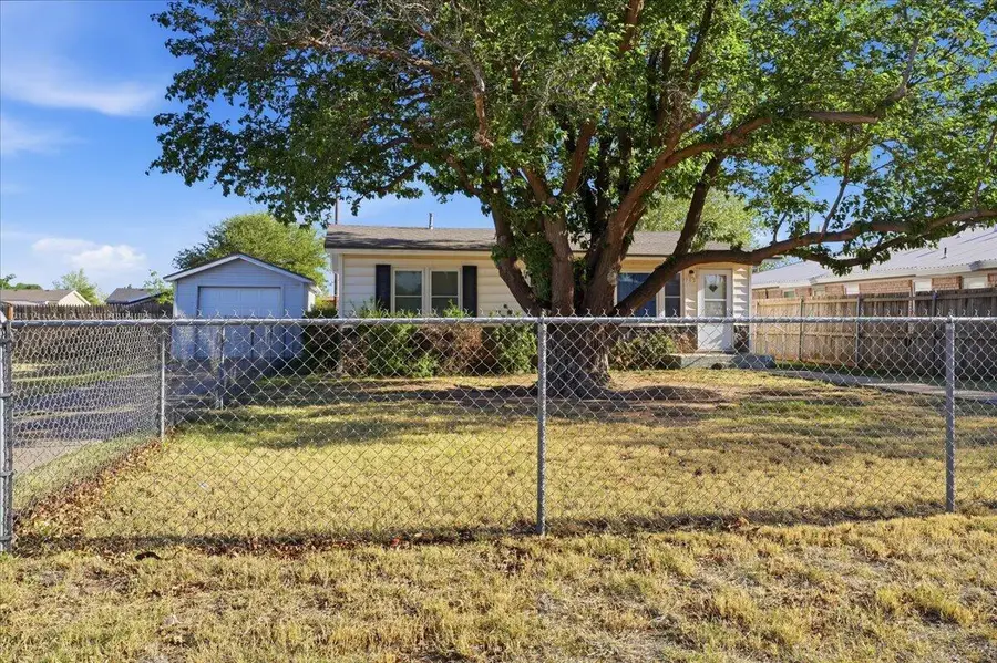 705 11th Street, Shallowater, TX 79363 - #3