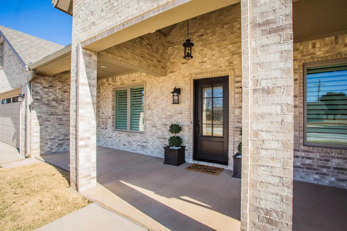 209 S Holliday Street, Plainview, TX 79072 - #1