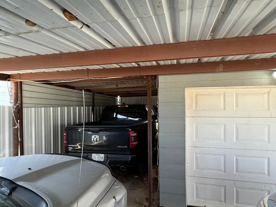 1311 Ave G, Hale Center, TX 79041 - #3