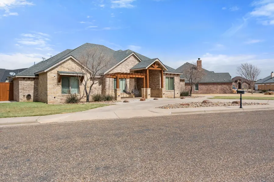 1210 N 14th Place, Wolfforth, TX 79382 - #3