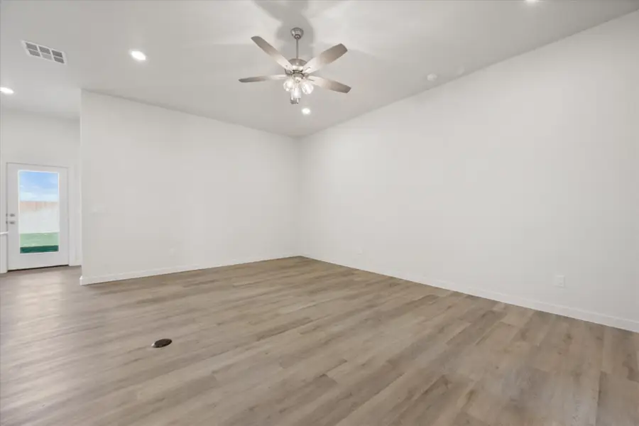 6007 Venita Avenue, Lubbock, TX 79407 - #3
