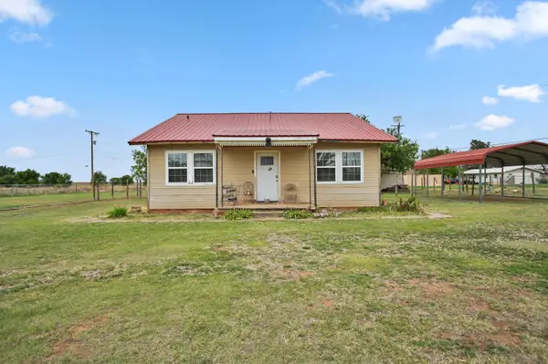 618 W 1st Street, Crosbyton, TX 79322