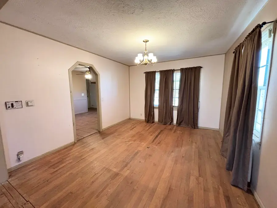 1205 Avenue E, Abernathy, TX 79311 - #3