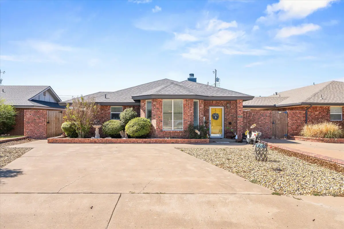 710 Poplar Street, Levelland, TX 79336 - #1