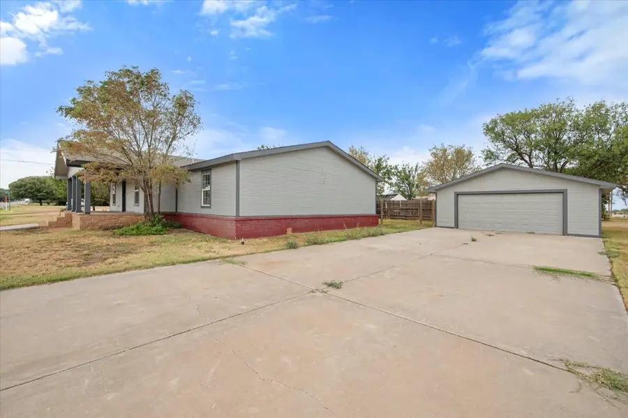 1520 N 7th Street, Tahoka, TX 79373 - #3