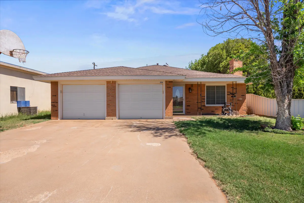 206 W 7th Street, Sundown, TX 79372 - #1