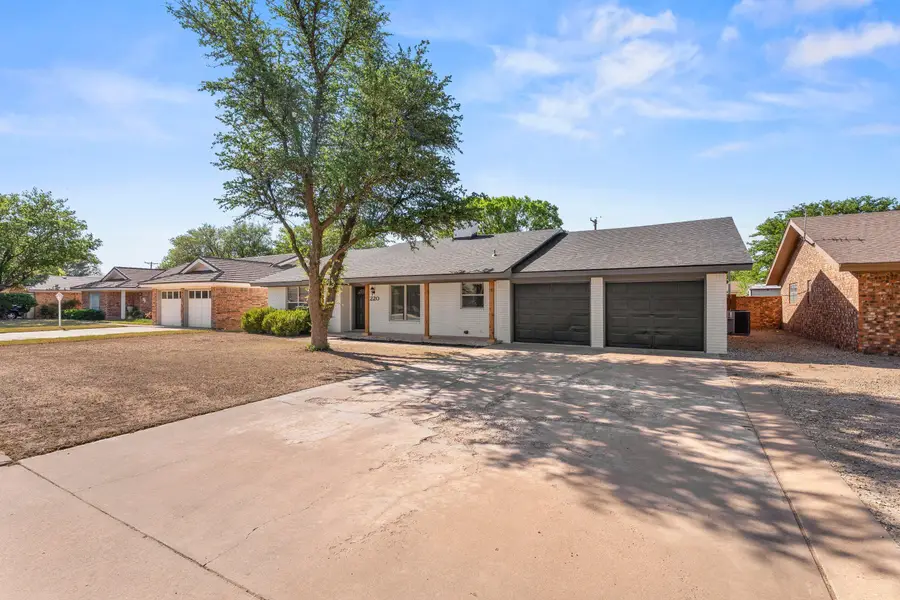 220 Sandalwood Lane, Levelland, TX 79336 - #3