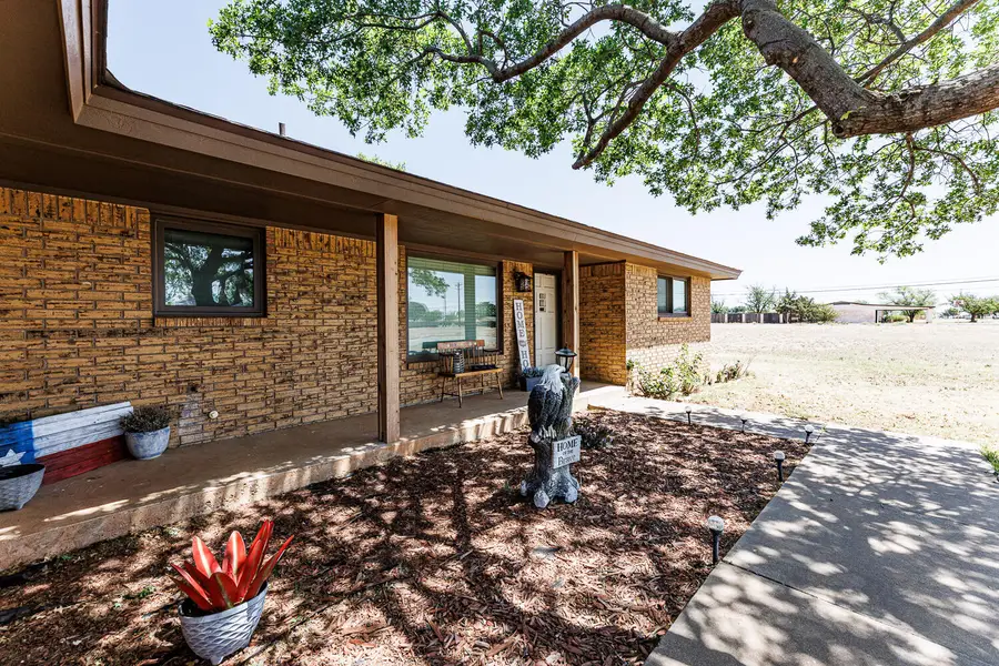 705 E Grace Street, Brownfield, TX 79316 - #2