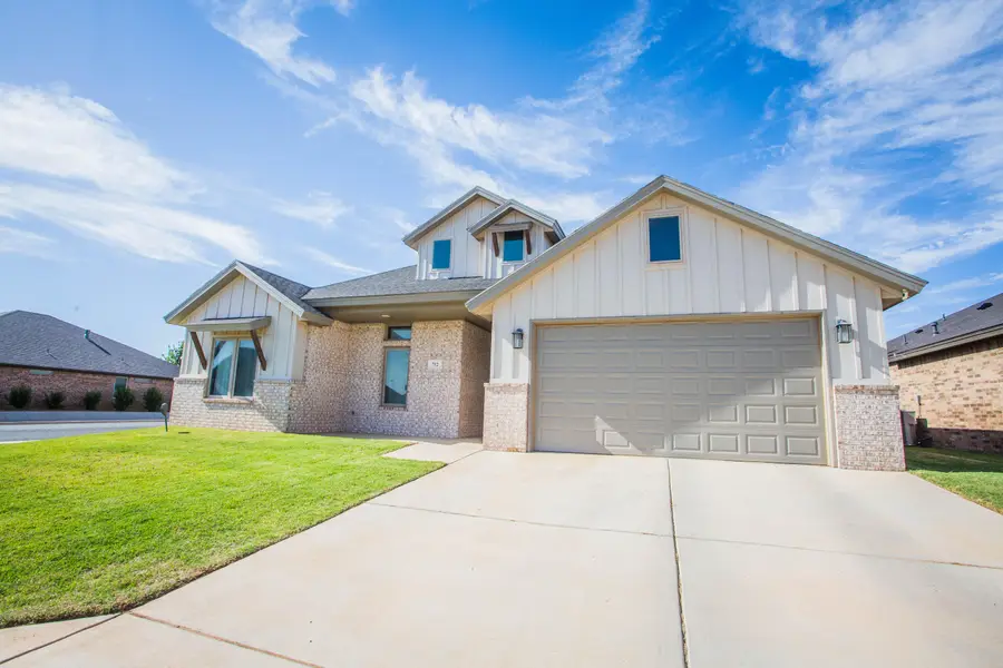 712 N 3rd Street, Wolfforth, TX 79382 - #2