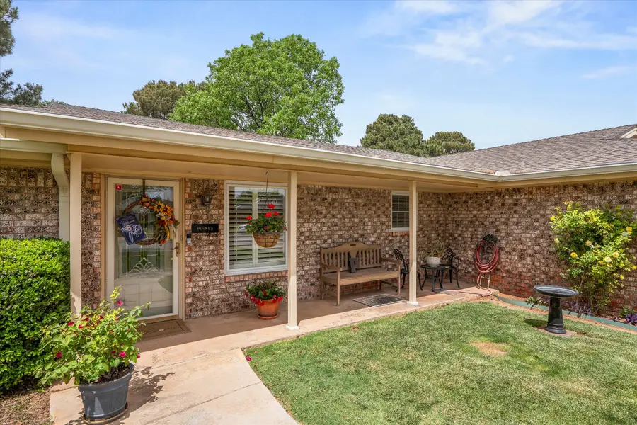 104 Beech Circle, Levelland, TX 79336 - #2