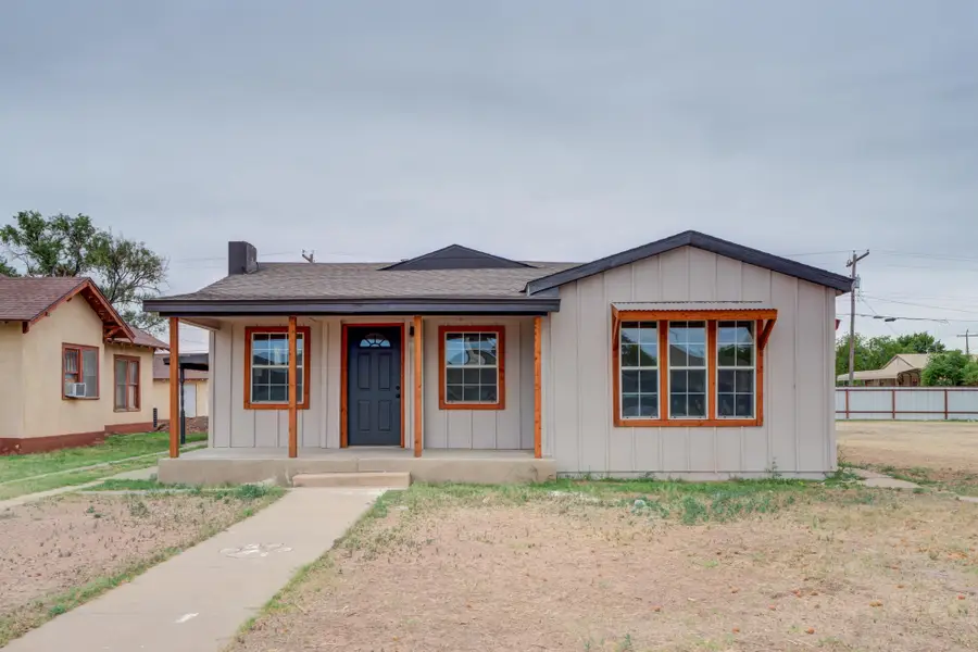 315 W Garza Street, Slaton, TX 79364 - #2