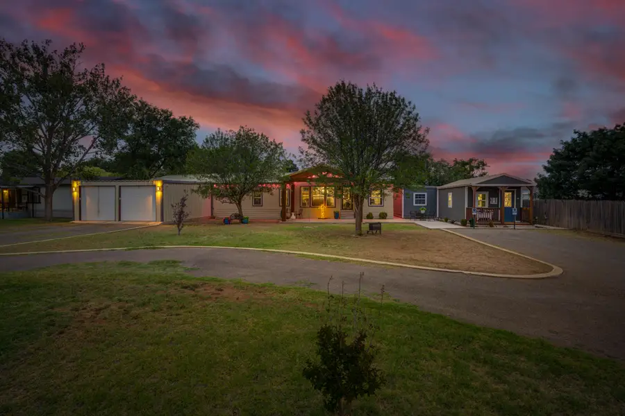 1822 S 3rd Street, Tahoka, TX 79373 - #2