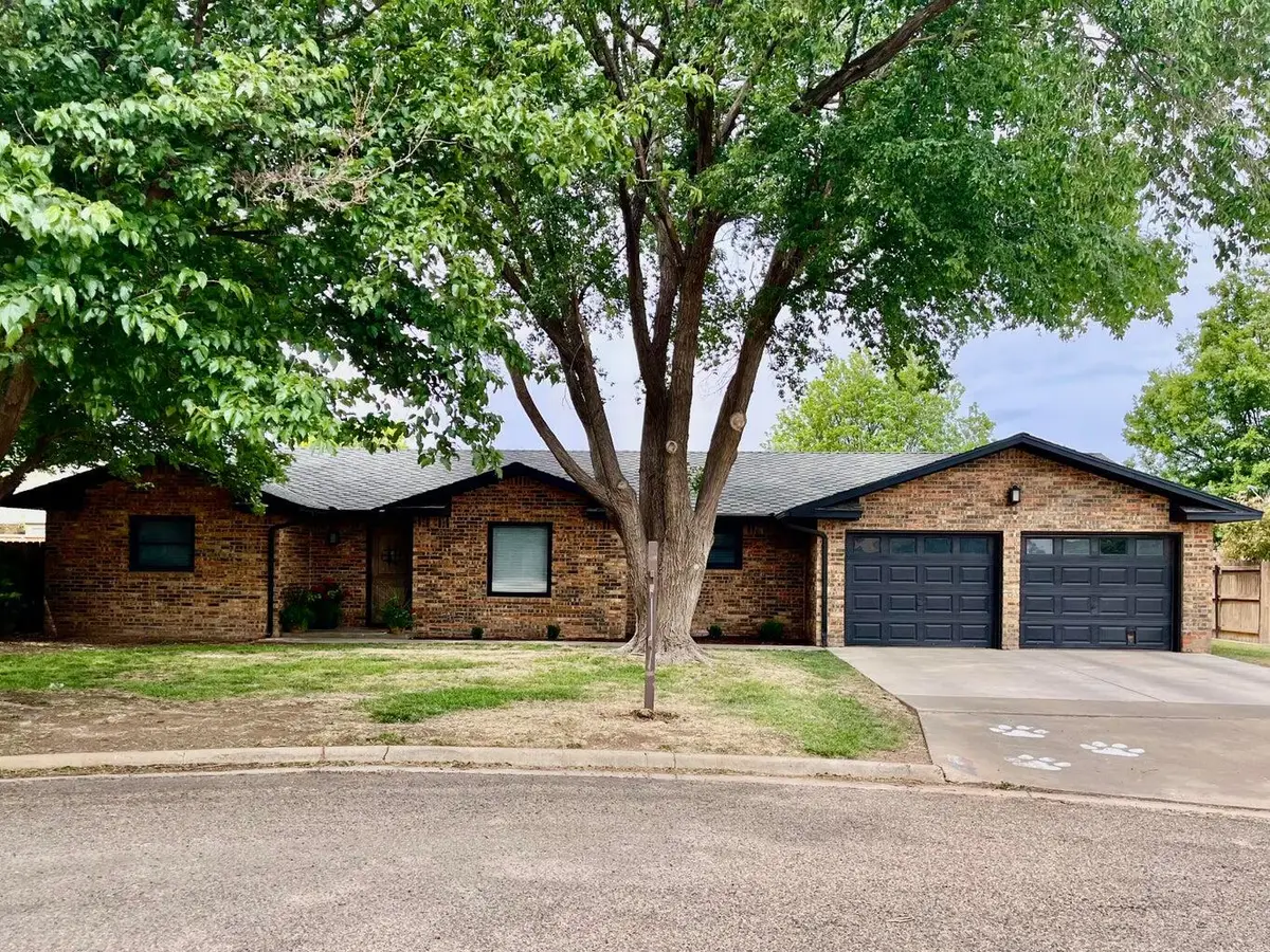 206 S Garland Street, Plainview, TX 79072 - #1