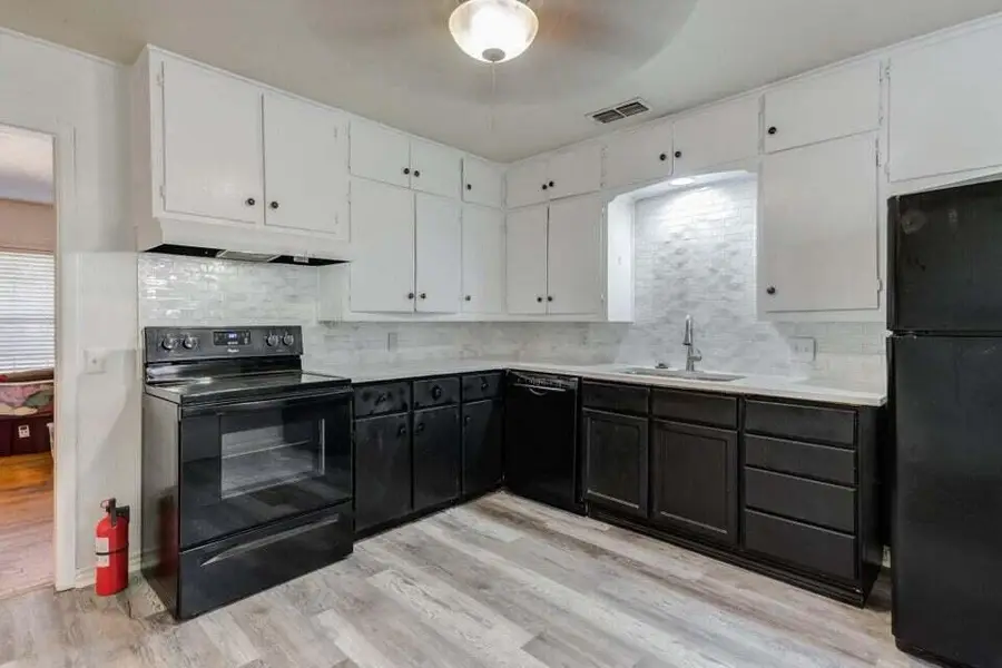 3305 30th Street, Lubbock, TX 79410 - #3