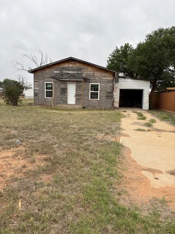 1004 E Harris Street, Brownfield, TX 79316