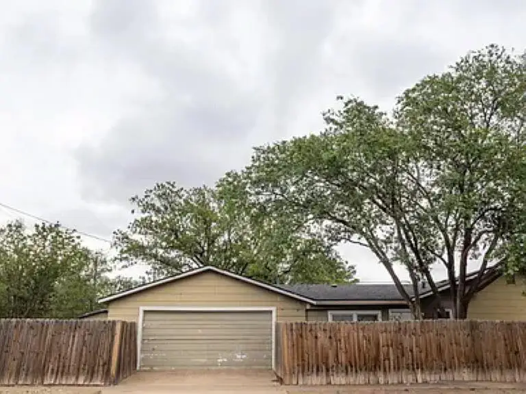 1320 43rd Street, Lubbock, TX 79412 - #2