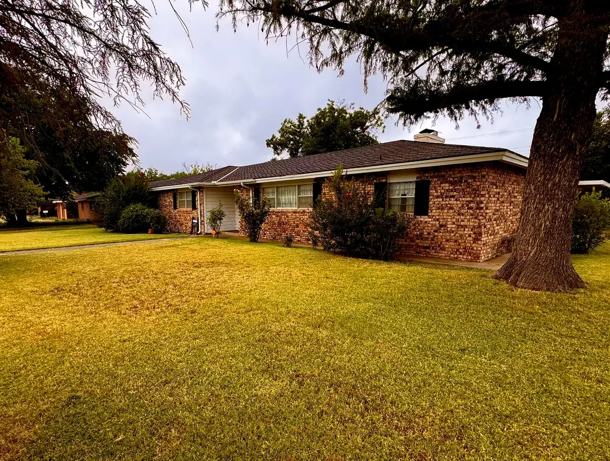 1209 Garland Street, Plainview, TX 79072 - #1