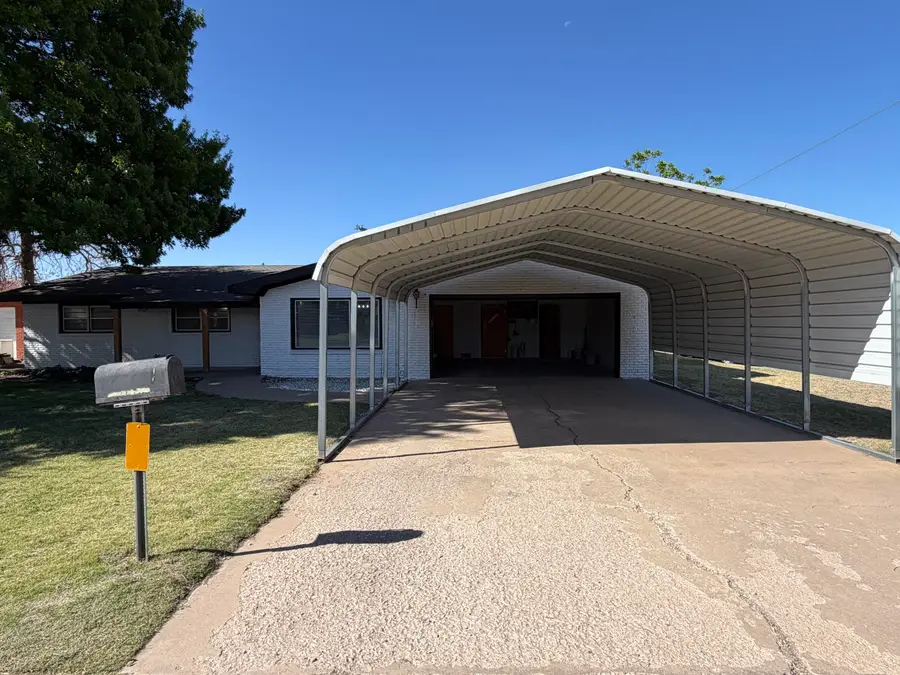1729 W Ave E, Muleshoe, TX 79347 - #2