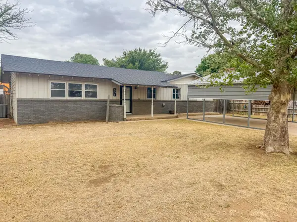 601 NE 3rd Place, Earth, TX 79031