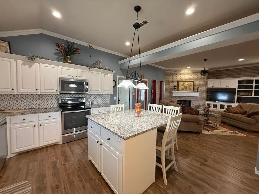 1515 Yorkshire Avenue, Wolfforth, TX 79382 - #3
