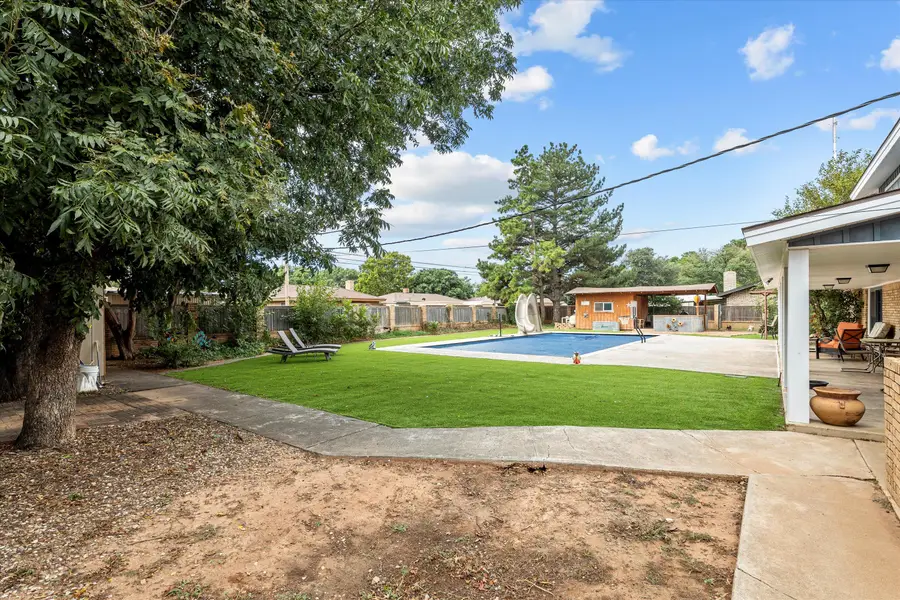 116 E 26th Street, Littlefield, TX 79339 - #3