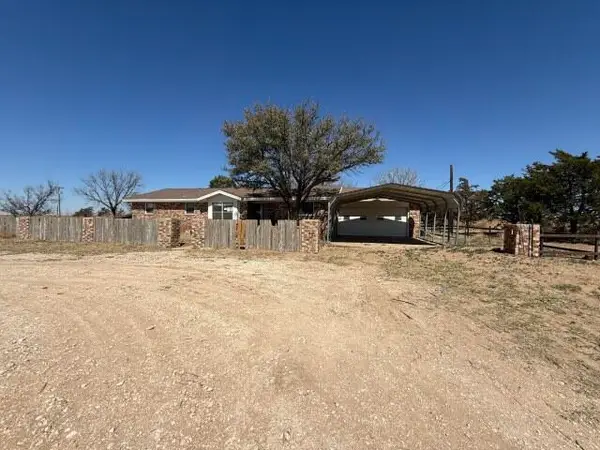 337 County Road 692, Seagraves, TX 79359