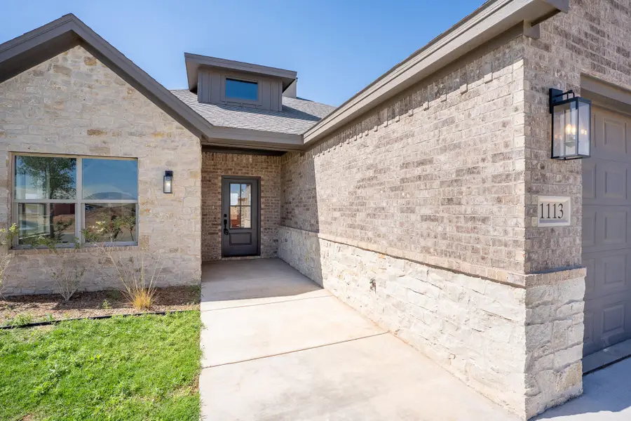 1113 N 6th Street, Wolfforth, TX 79382 - #2