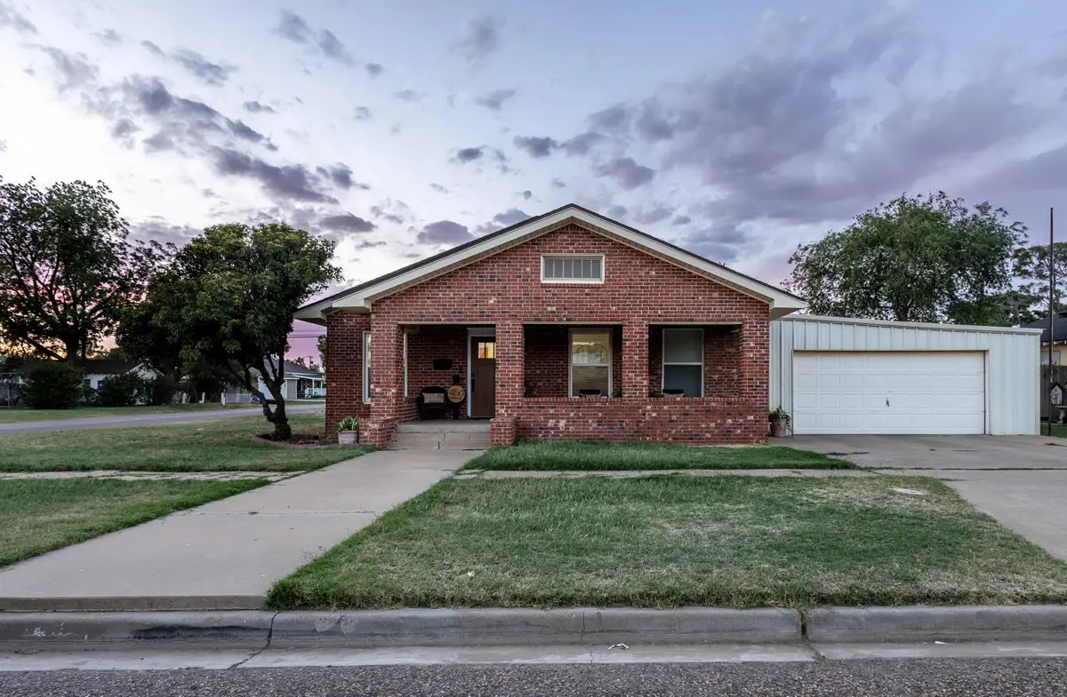 450 W Lubbock Street, Slaton, TX 79364 - #1