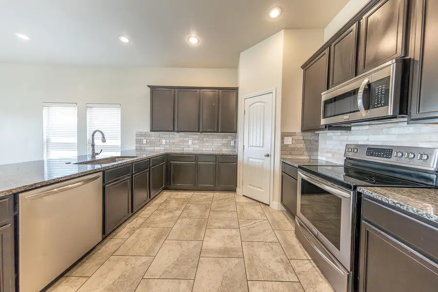 7031 37th Street, Lubbock, TX 79407 - #3