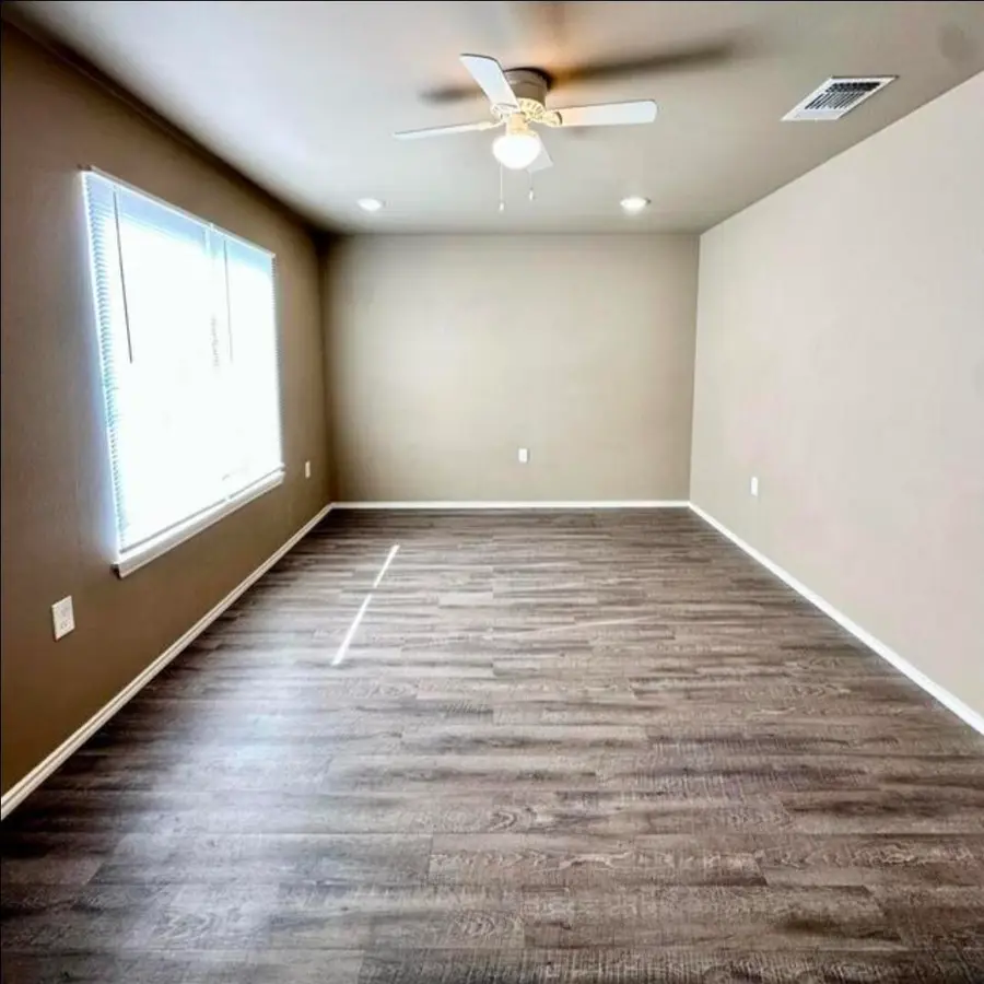 1319 E 16th Street, Lubbock, TX 79403 - #2