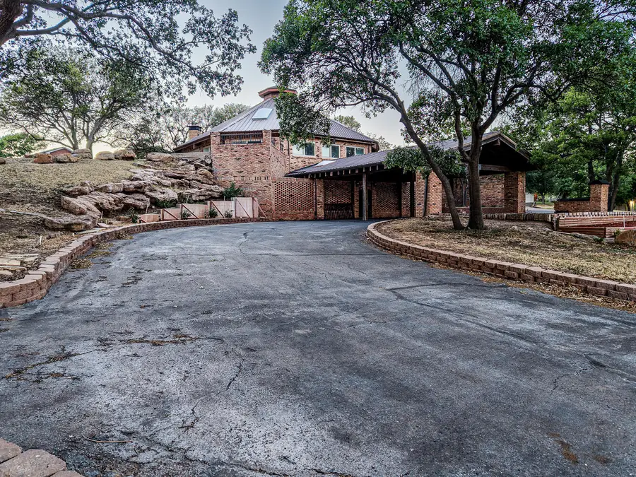 409 Mill Road, Lubbock, TX 79403 - #2