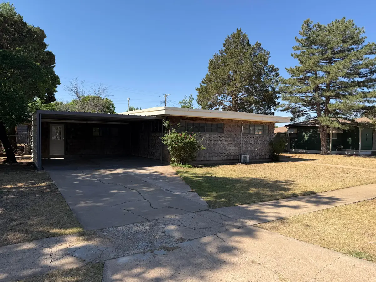 117 SW 9th, Plainview, TX 79072 - #1