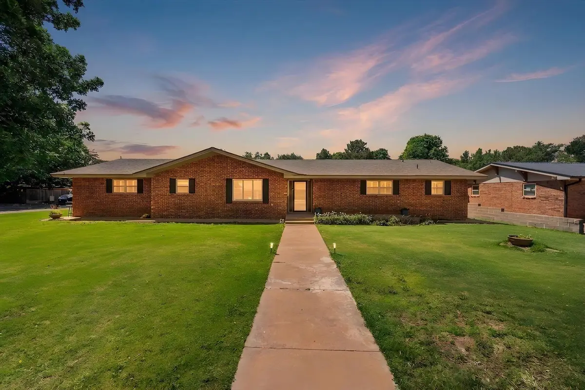 2501 N 2nd Street, Tahoka, TX 79373 - #1