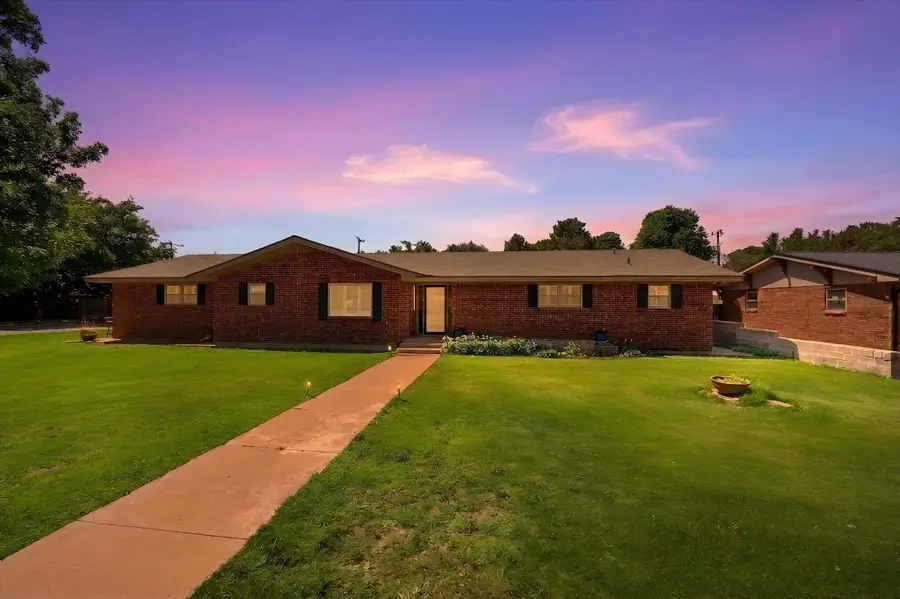 2501 N 2nd Street, Tahoka, TX 79373 - #2