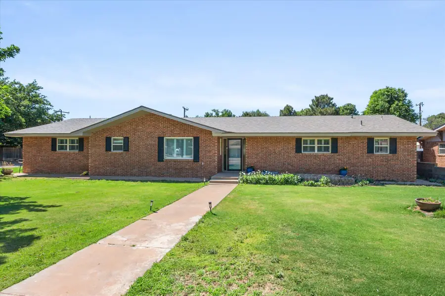 2501 N 2nd Street, Tahoka, TX 79373 - #3