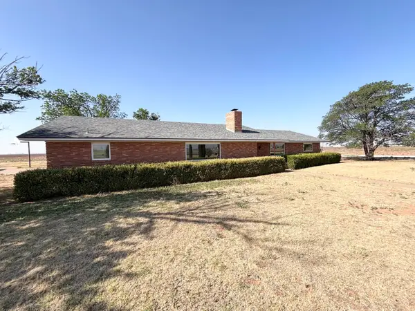 502 E F M 597, Abernathy, TX 79311