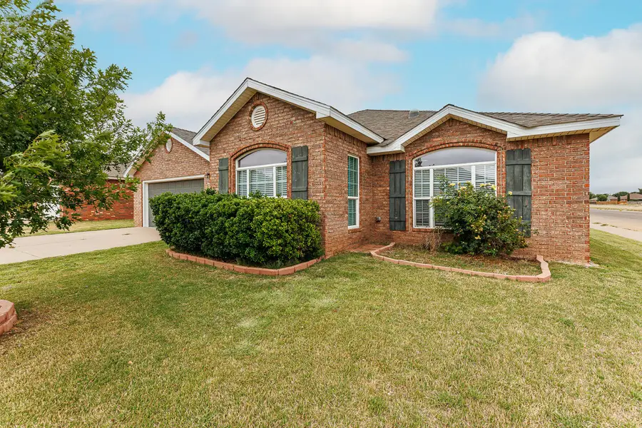 10602 Clinton Avenue, Lubbock, TX 79424 - #2