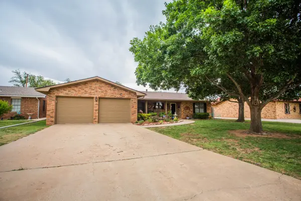 1304 Jefferson Drive, Plainview, TX 79072