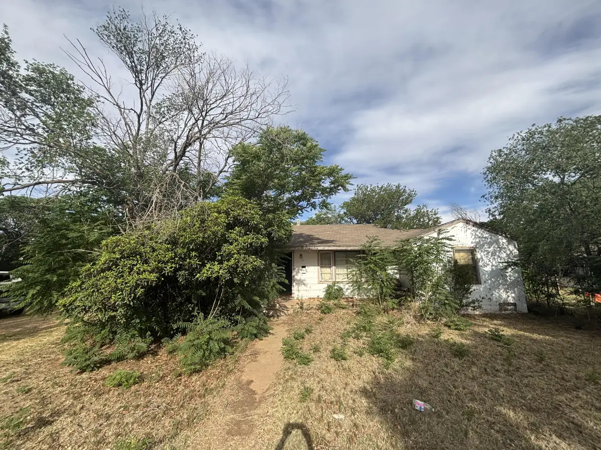 211 Avenue D, Abernathy, TX 79311 - #1