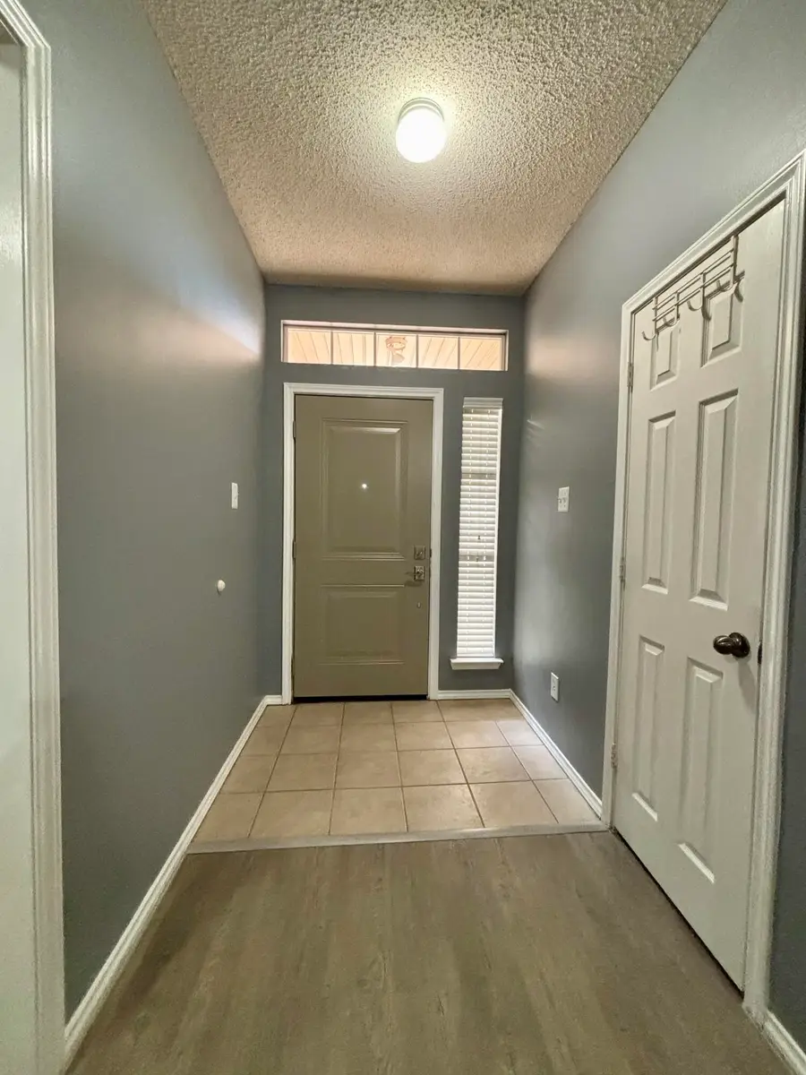 524 N Kline Avenue, Lubbock, TX 79416 - #2